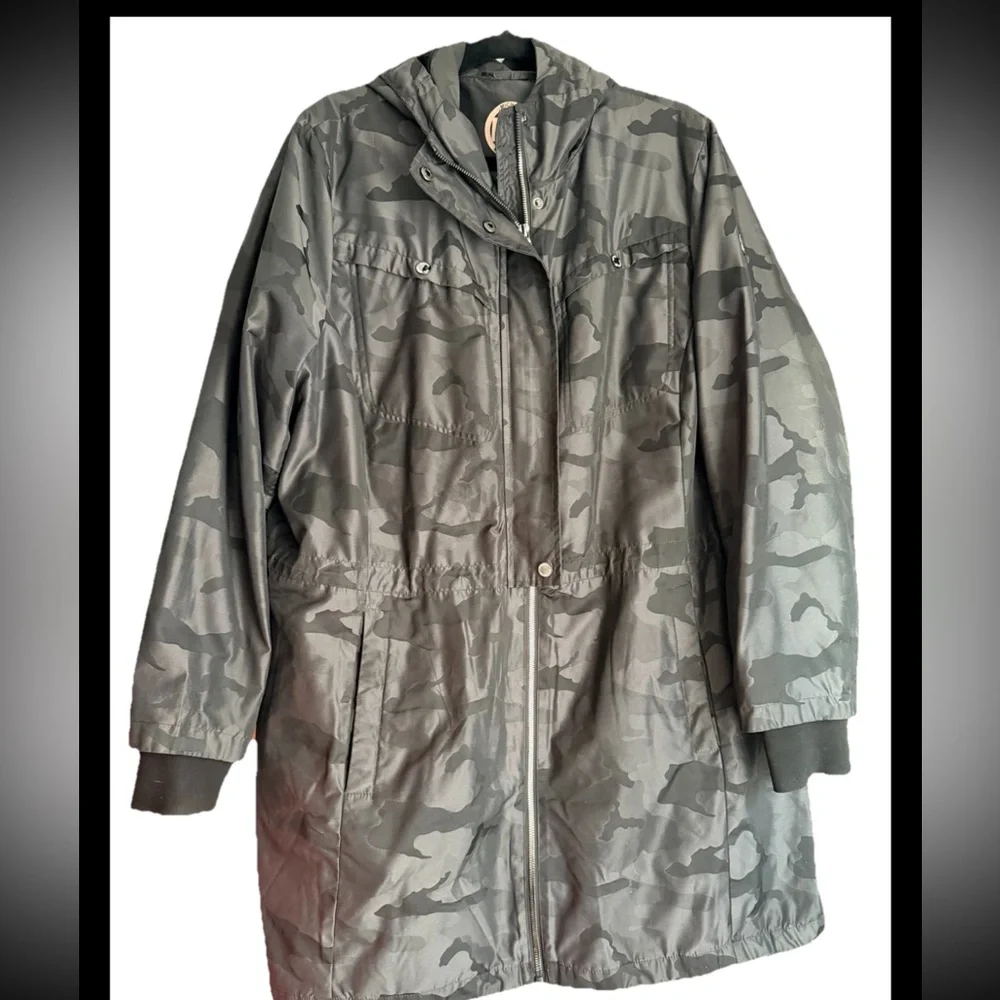 Michael Kors Women’s Water Resist Anorak Jacket Black Camo Hooded Snap Zip Sz 2X